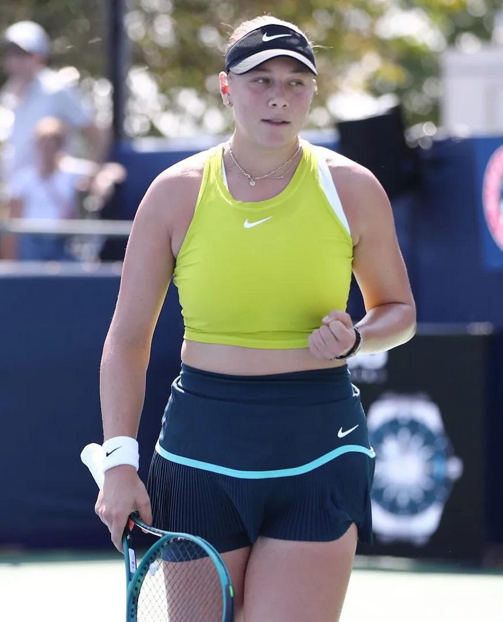 替补阵容的 替补阵容的