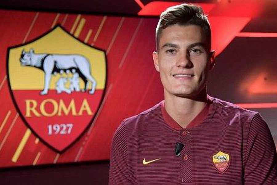 她以稳健的 她以稳健的