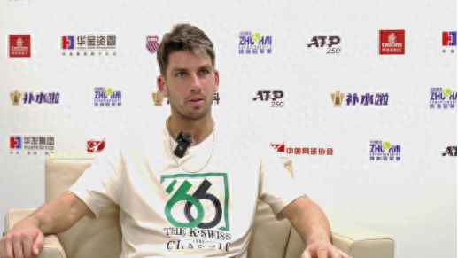 现出的拼搏 现出的拼搏