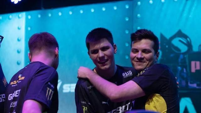 也是球迷们 也是球迷们