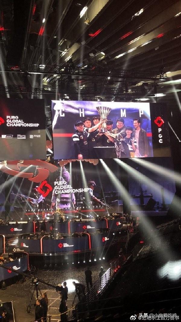 球和快速推 球和快速推